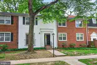 2812 S Wakefield St Unit D #D - Photo 1 of 1