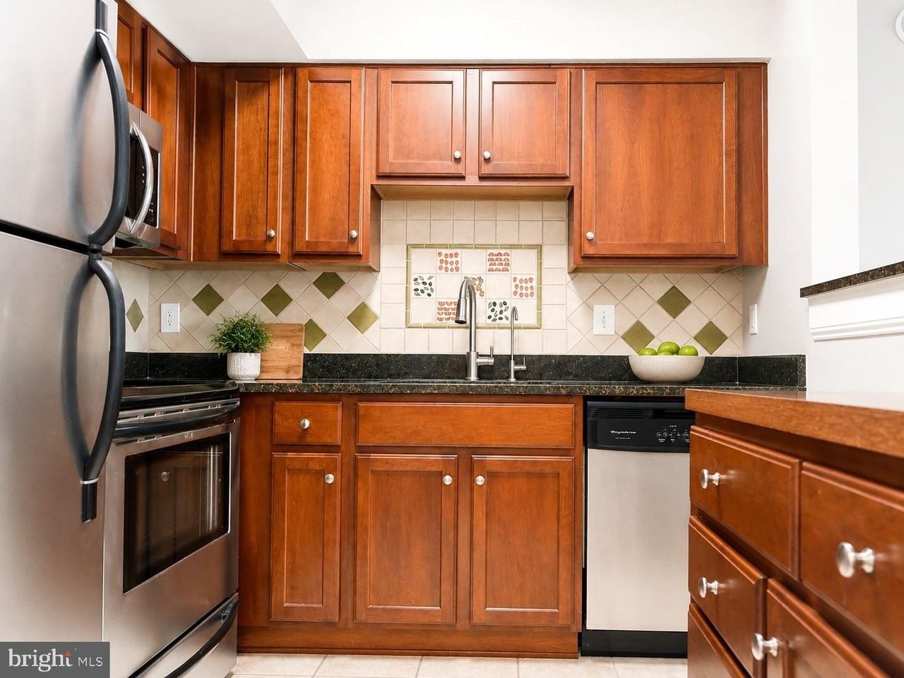 1001 N Randolph St #502 - Photo 7 of 16