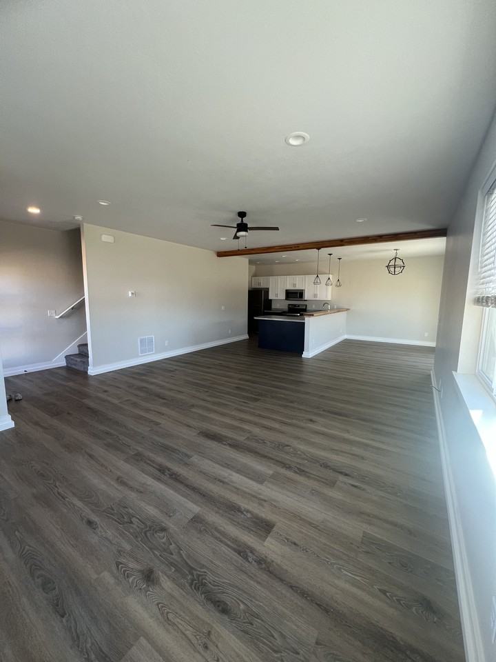 1185 Abigail Ln #A - Photo 5 of 40