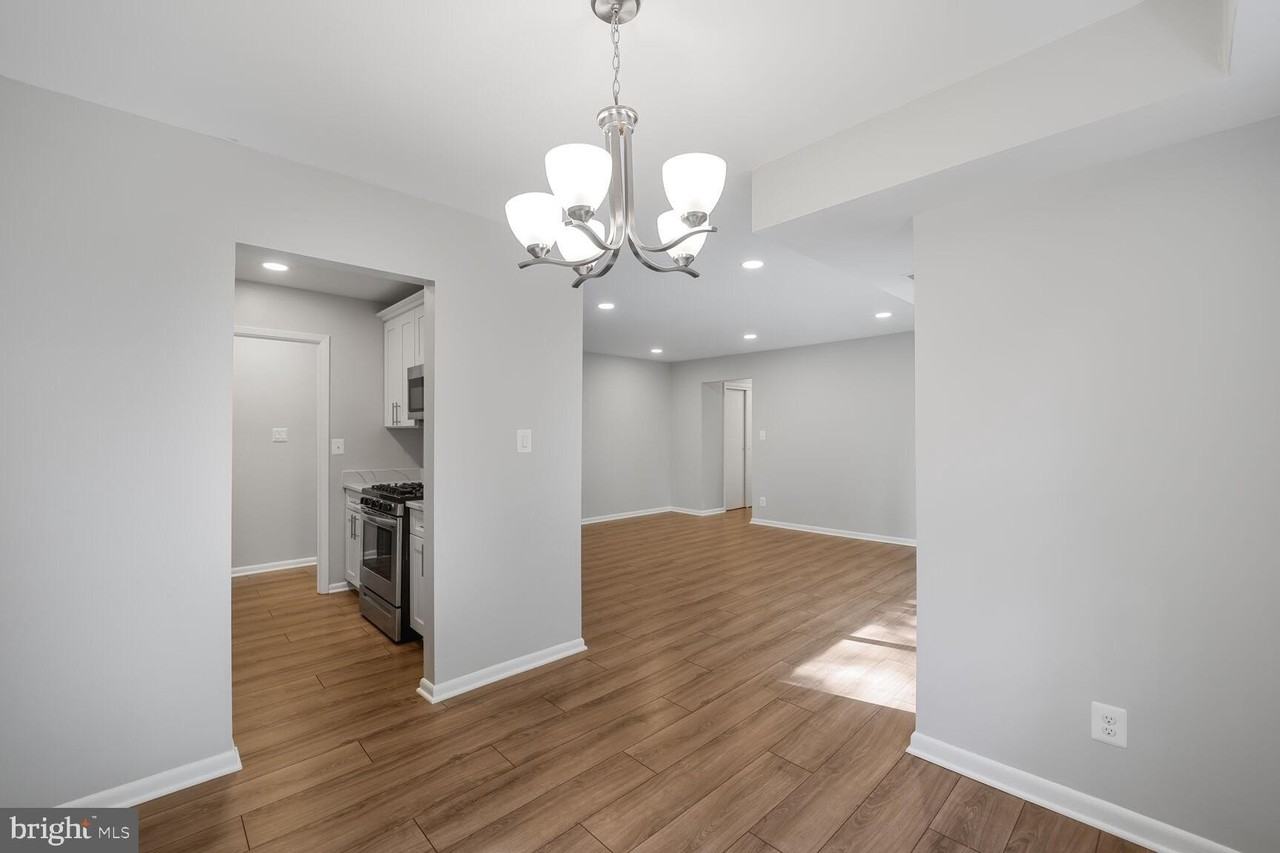 3860 Lyndhurst Dr #202 - Photo 6 of 20