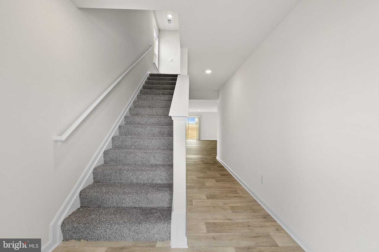 177 Schyrock Dr - Photo 5 of 38