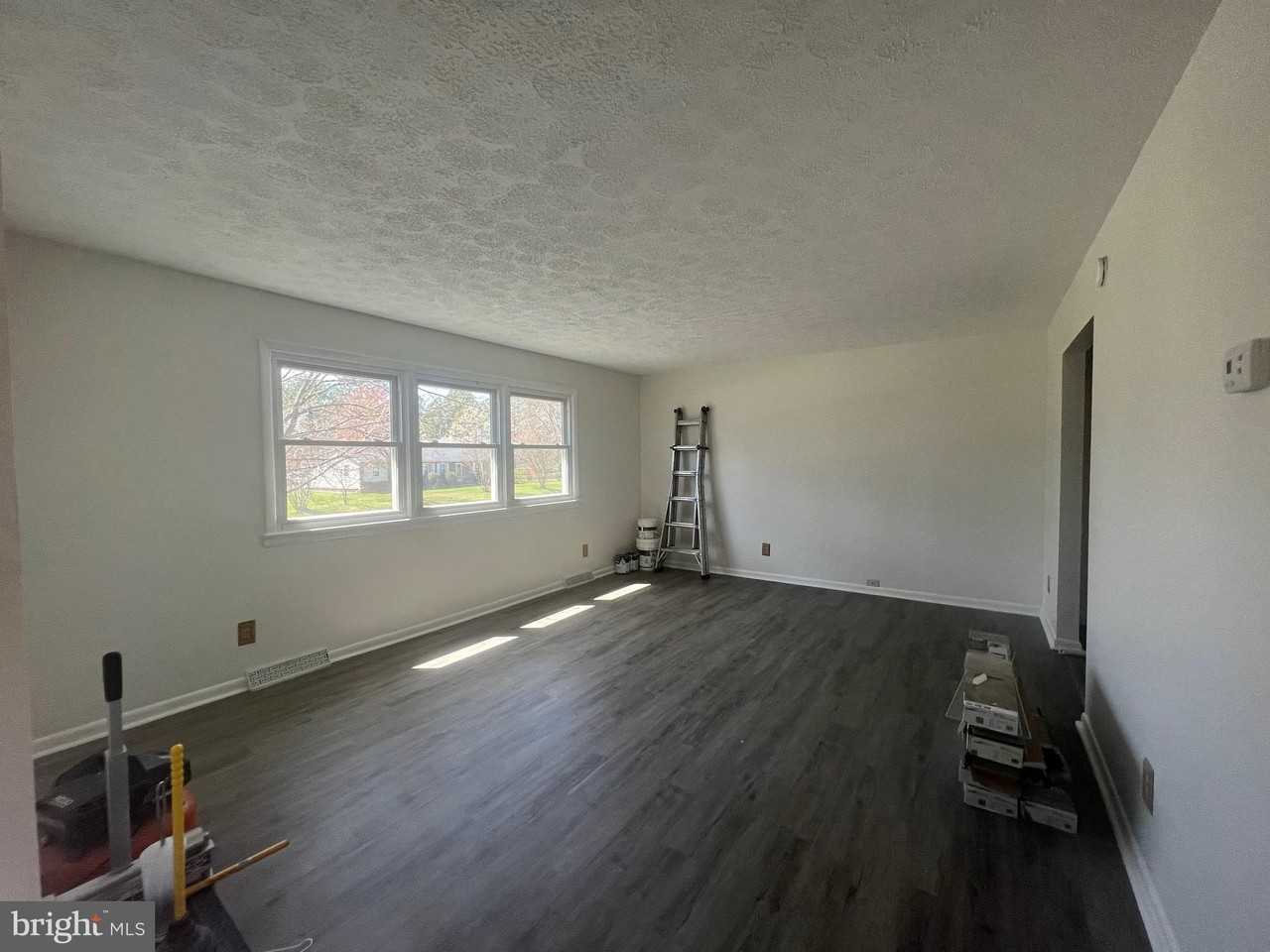 119 Buckingham Dr - Photo 2 of 17