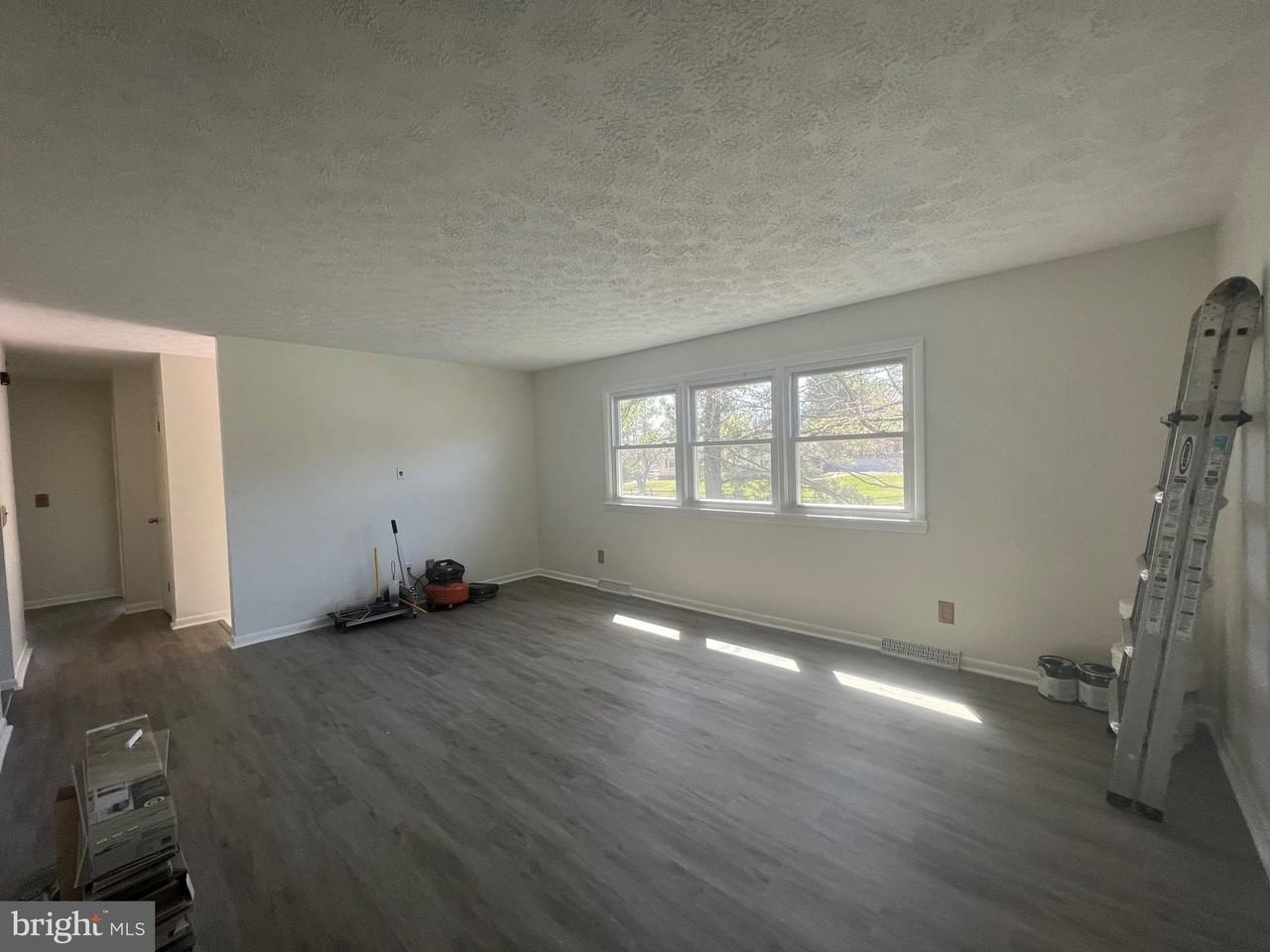 119 Buckingham Dr - Photo 3 of 17