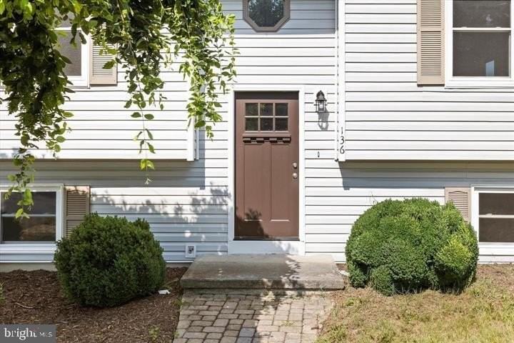 136 Nightingale Ave - Photo 4 of 40