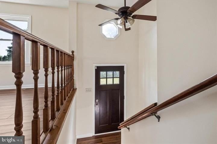 136 Nightingale Ave - Photo 6 of 40