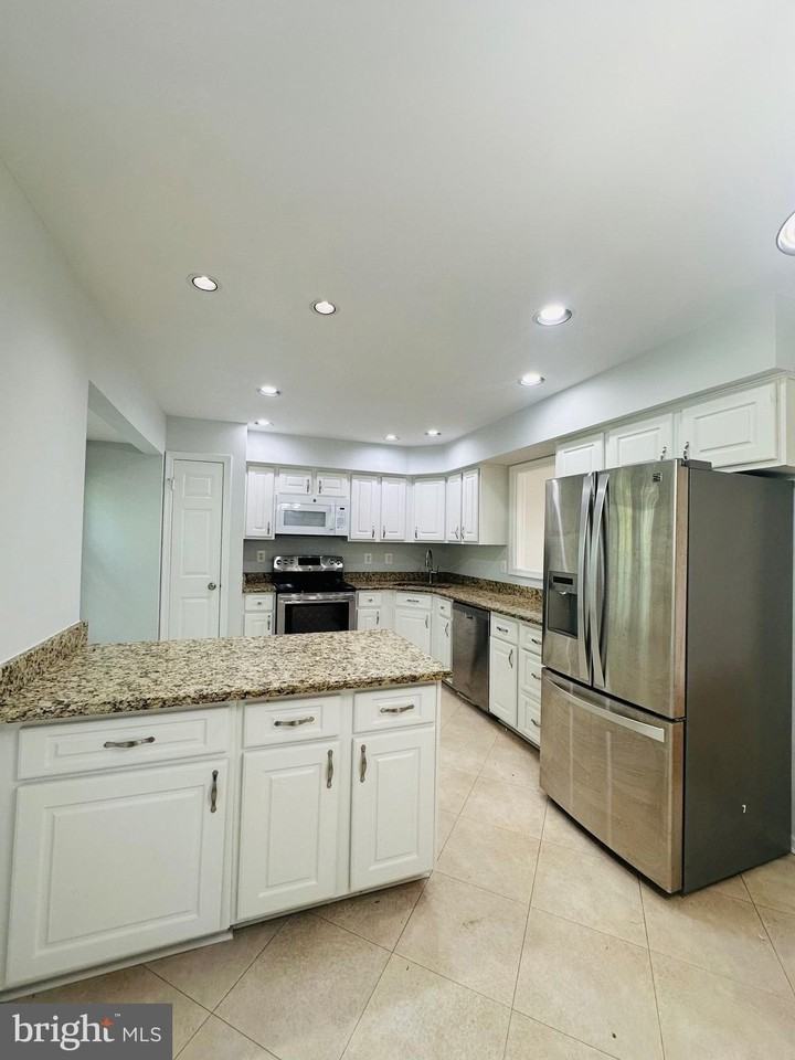 5178 Kimscott Ct - Photo 6 of 21