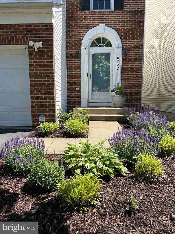 8727 Talbott Farm Dr - Photo 2 of 26