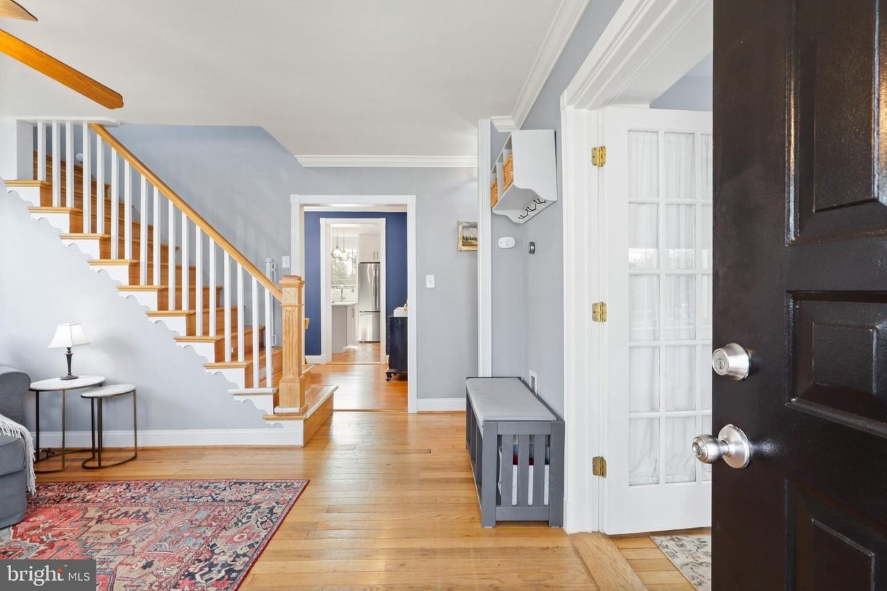 6915 Farragut Ave - Photo 2 of 23