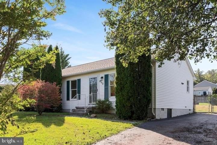 852 Morgan Pl - Photo 4 of 36