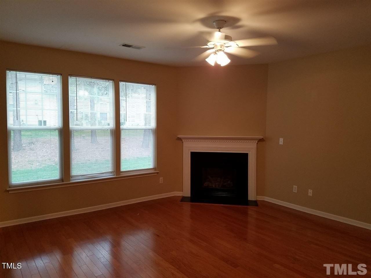 8 Rockwall Garden Way - Photo 6 of 13
