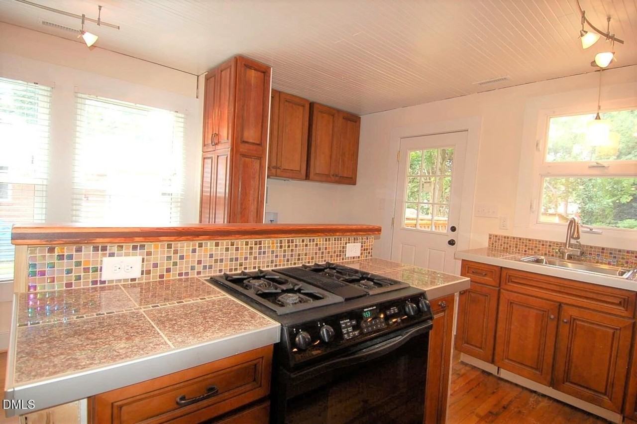 8709 Chapel Hill Rd - Photo 5 of 11