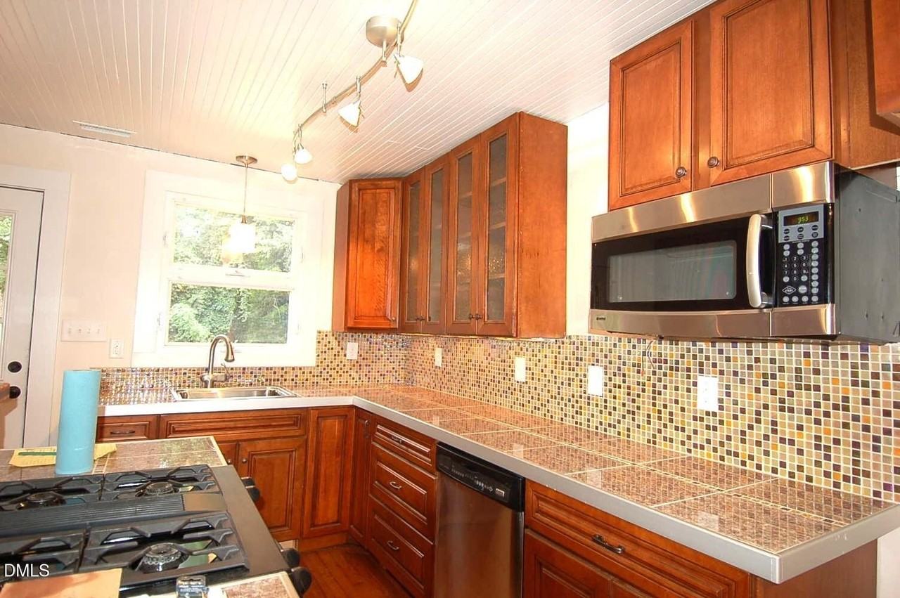 8709 Chapel Hill Rd - Photo 6 of 11