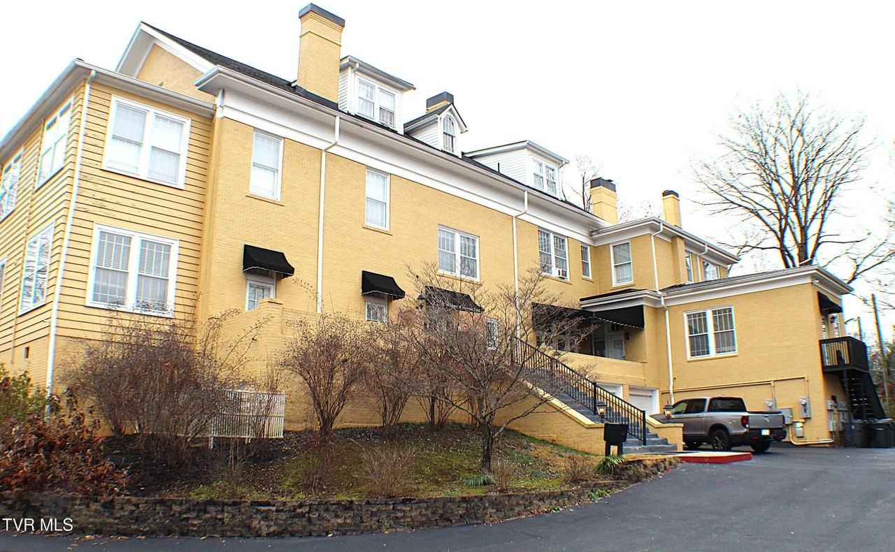 924 Maryland Ave #F - Photo 3 of 28