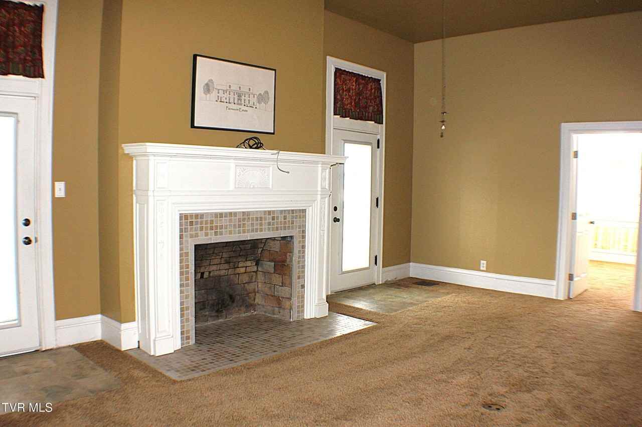 924 Maryland Ave #F - Photo 5 of 28