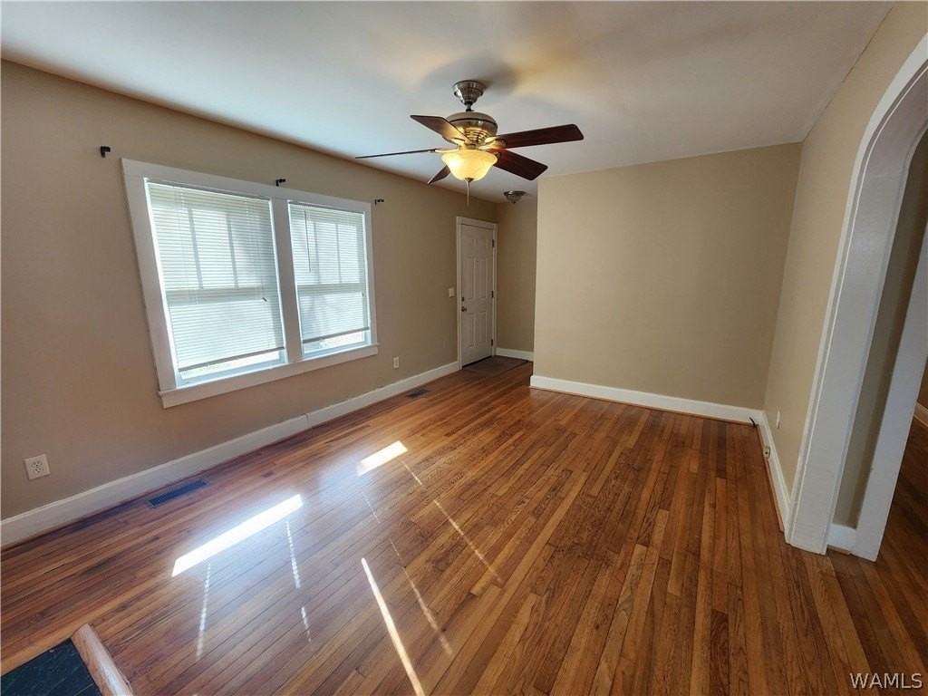 614 19th St - Photo 5 of 23