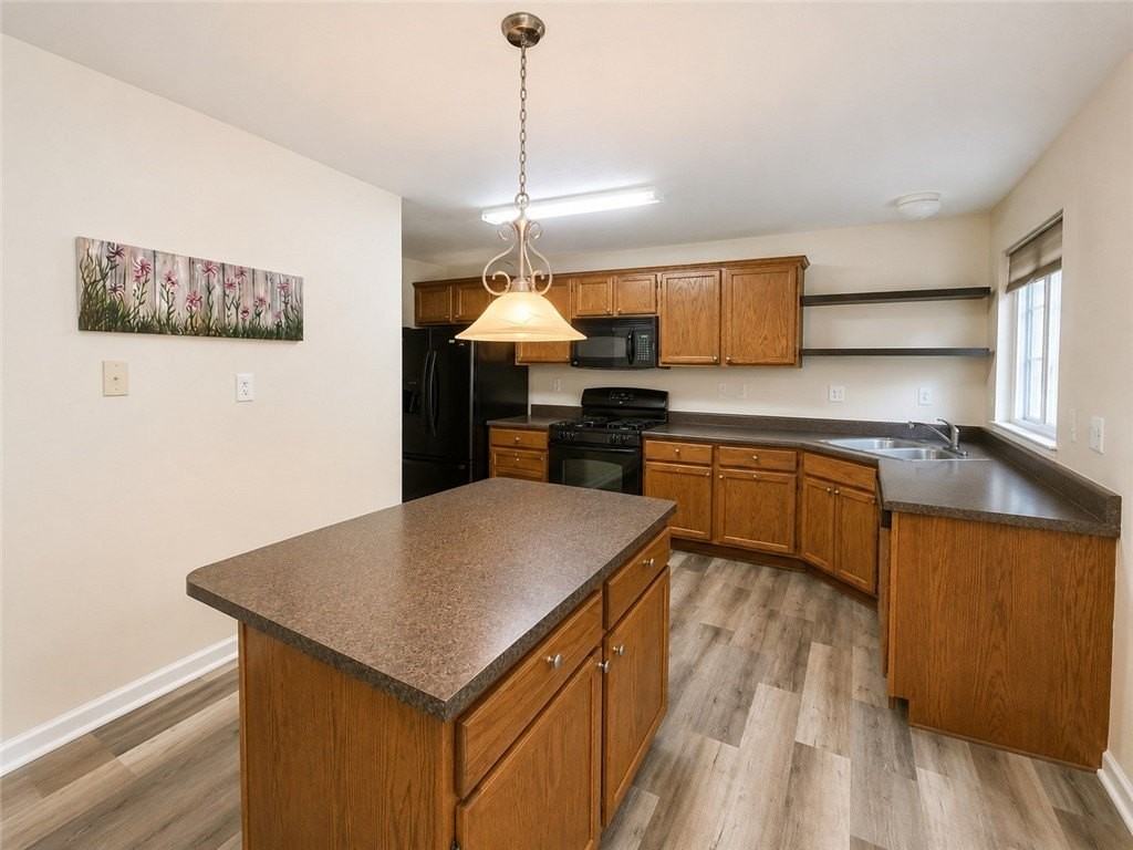 122 Broadstone Dr - Photo 5 of 10