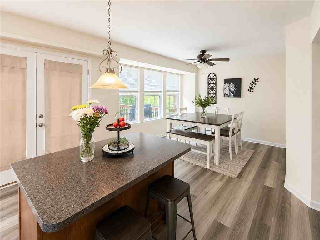 122 Broadstone Dr - Photo 6 of 10