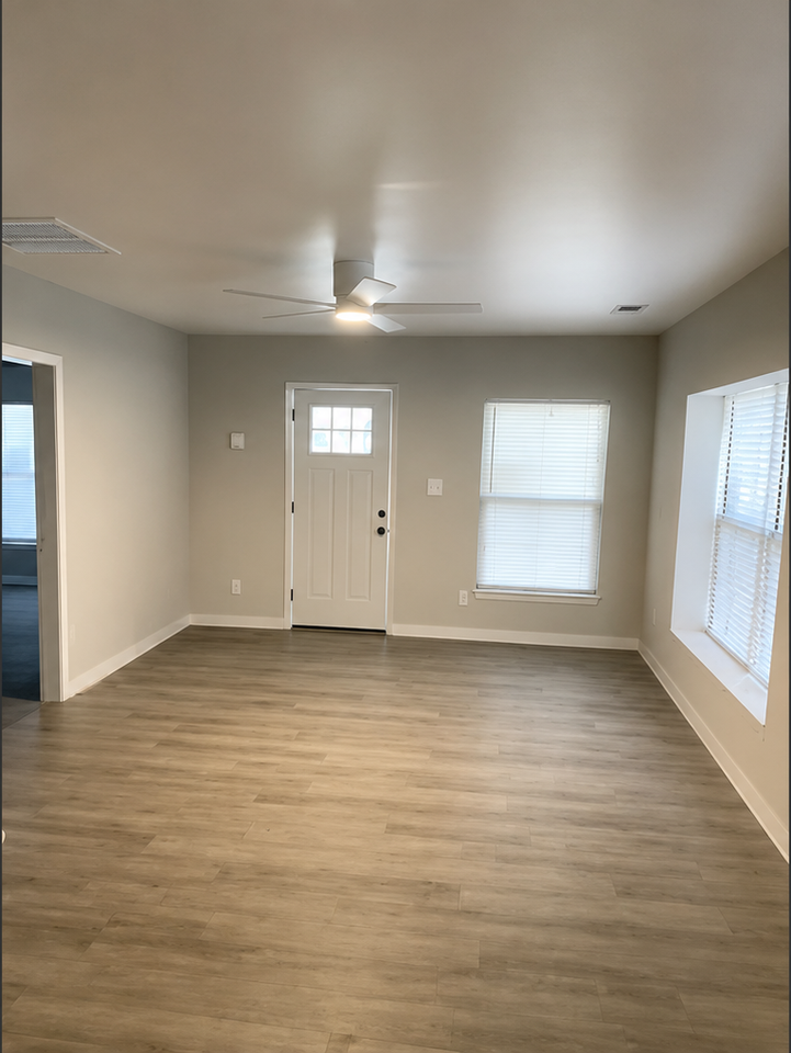 520 Nelson St #1 - Photo 2 of 11