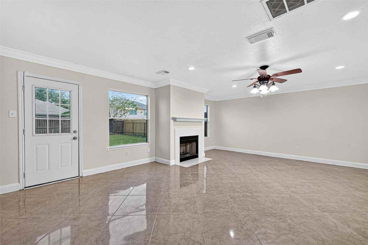 Mountshire Dr - Photo 6 of 6