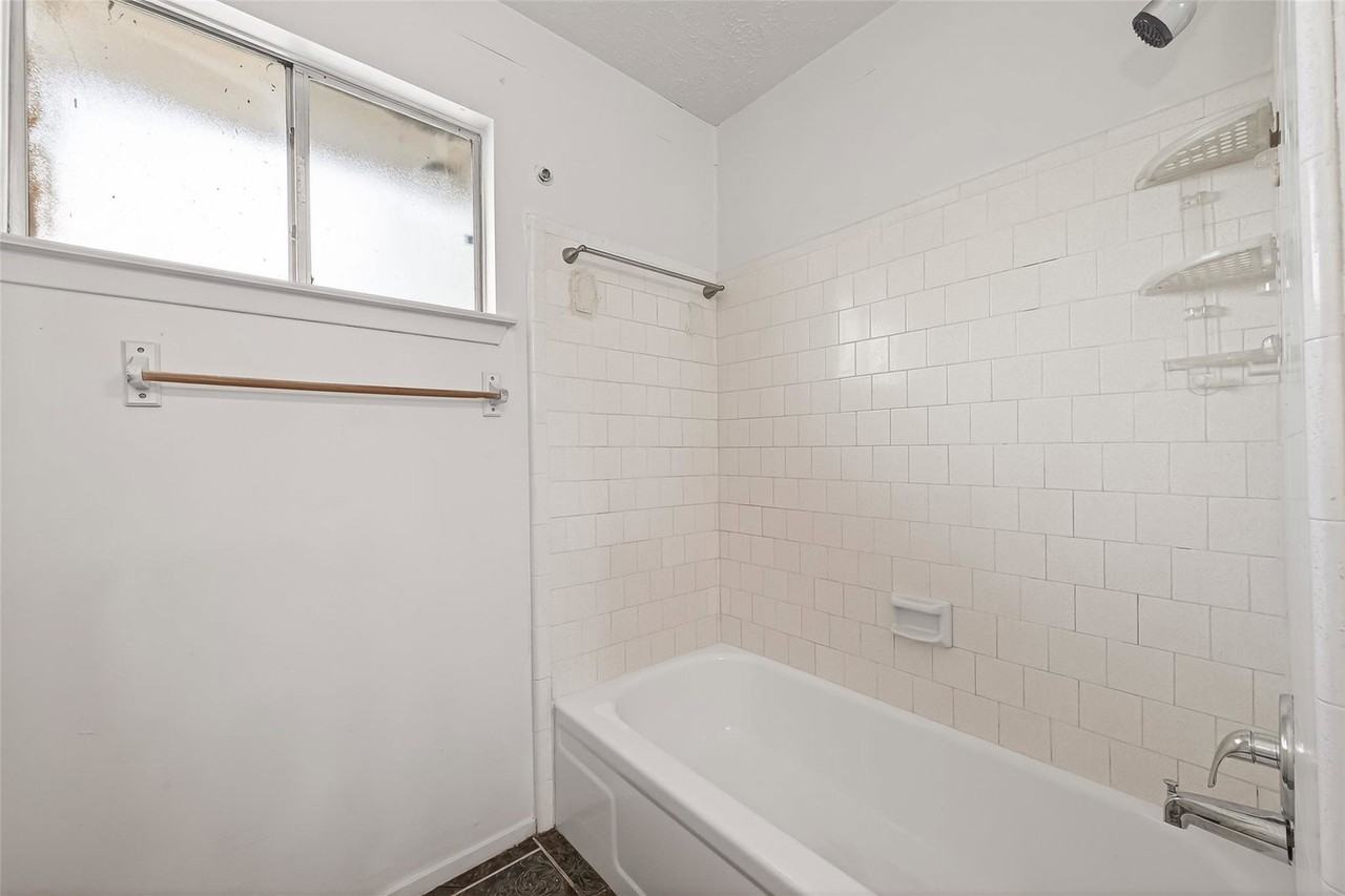 Beechbend Dr - Photo 4 of 8