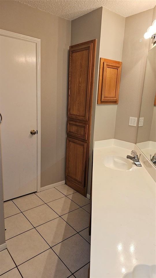 Duncaster Dr - Photo 6 of 8