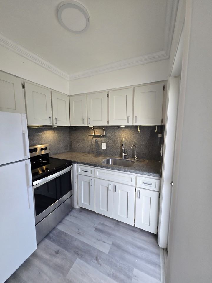 2849 Ne 30th St #2849 - Photo 6 of 14