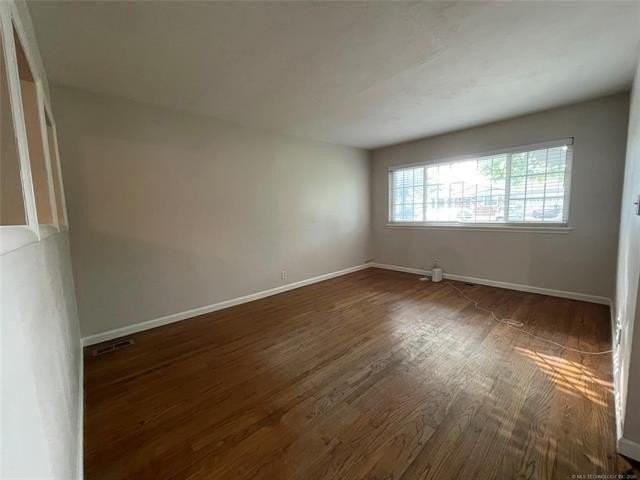 4647 S Winston Ave - Photo 5 of 35