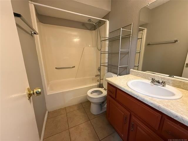1345 E 140th St - Photo 6 of 9