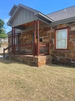 featured image of 204 W 4th St