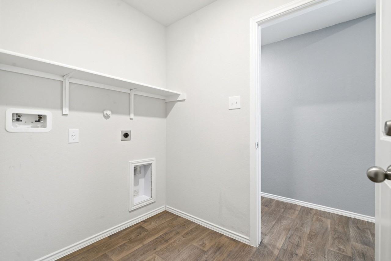 4323 Lake Ritter St - Photo 2 of 20