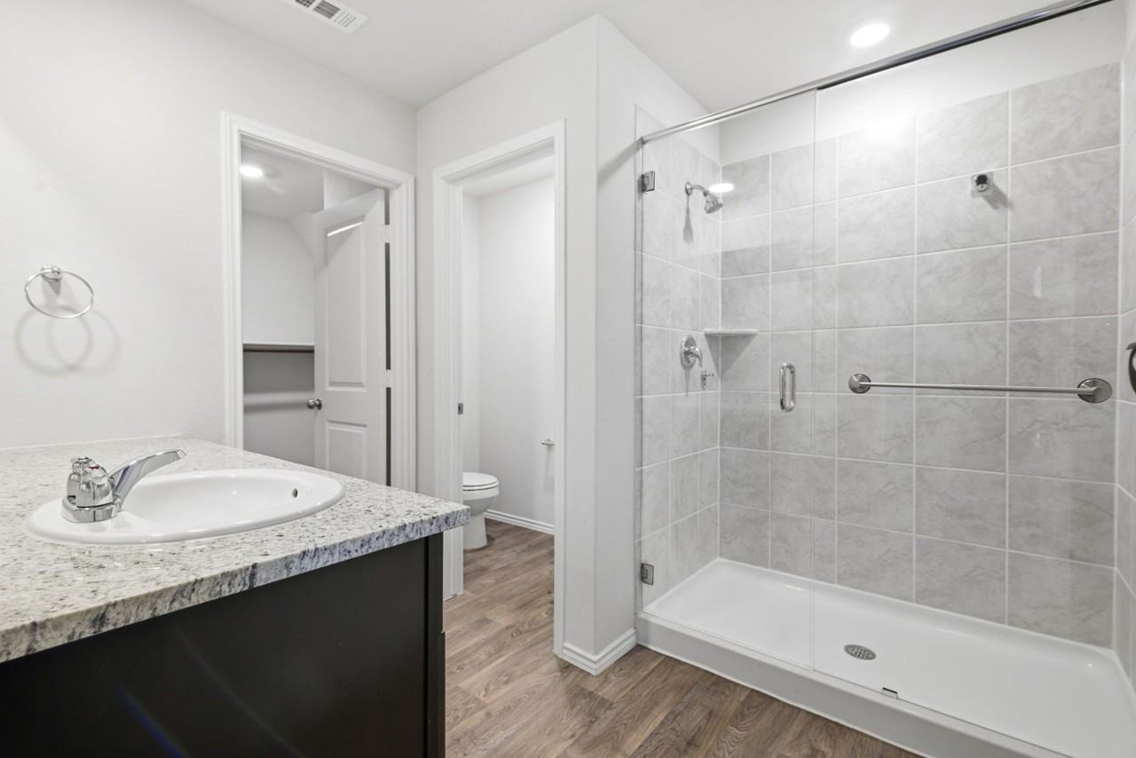 4323 Lake Ritter St - Photo 4 of 20