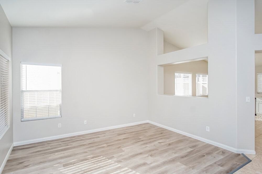 9633 Crystal Ridge Rd - Photo 3 of 16