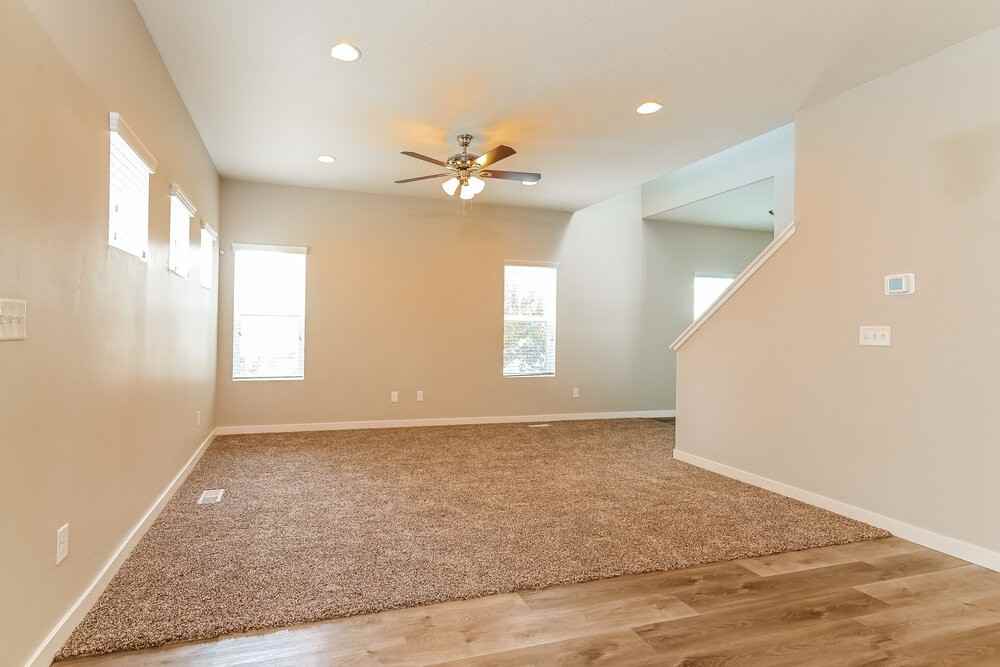 13368 S Moorfield Dr - Photo 4 of 17