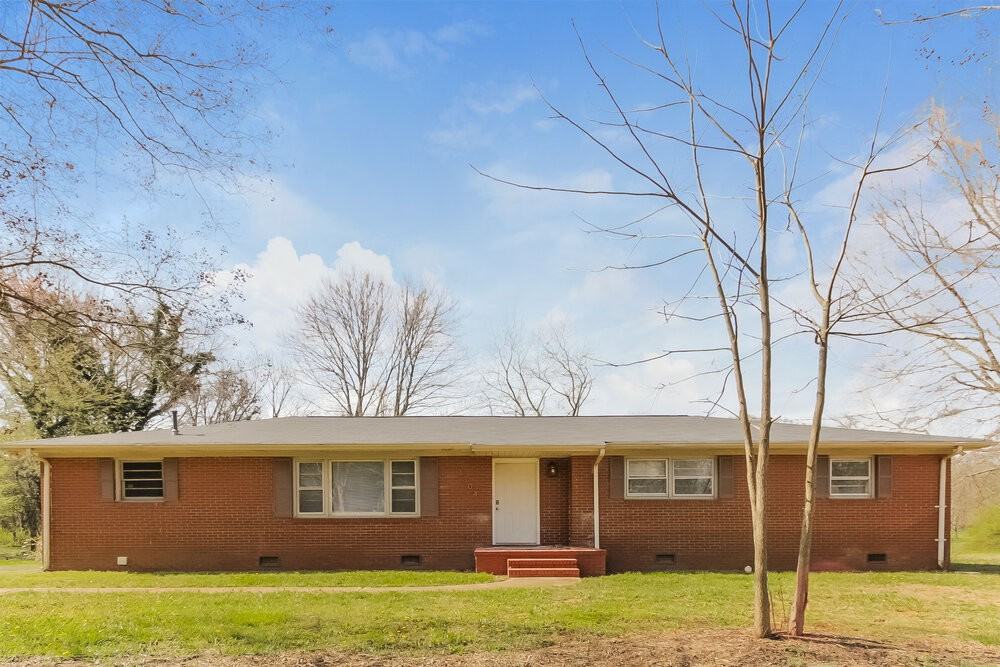 3304 Sunset Rd - Photo 3 of 16