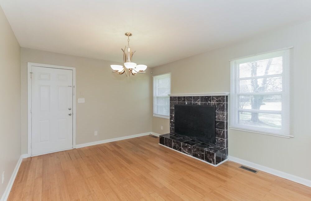 3304 Sunset Rd - Photo 4 of 16