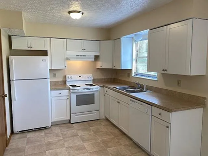 3717 Heatherglen Drive - Photo 3 of 7