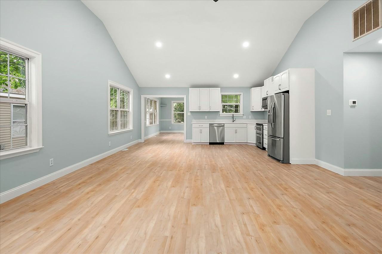 39 Nottingham Lane - Photo 2 of 42