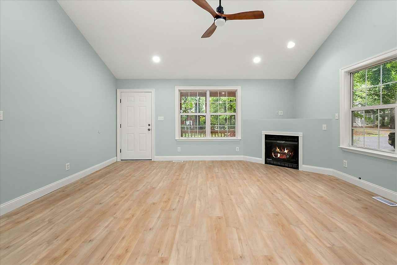 39 Nottingham Lane - Photo 3 of 42