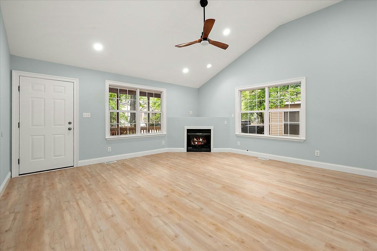 39 Nottingham Lane - Photo 5 of 42