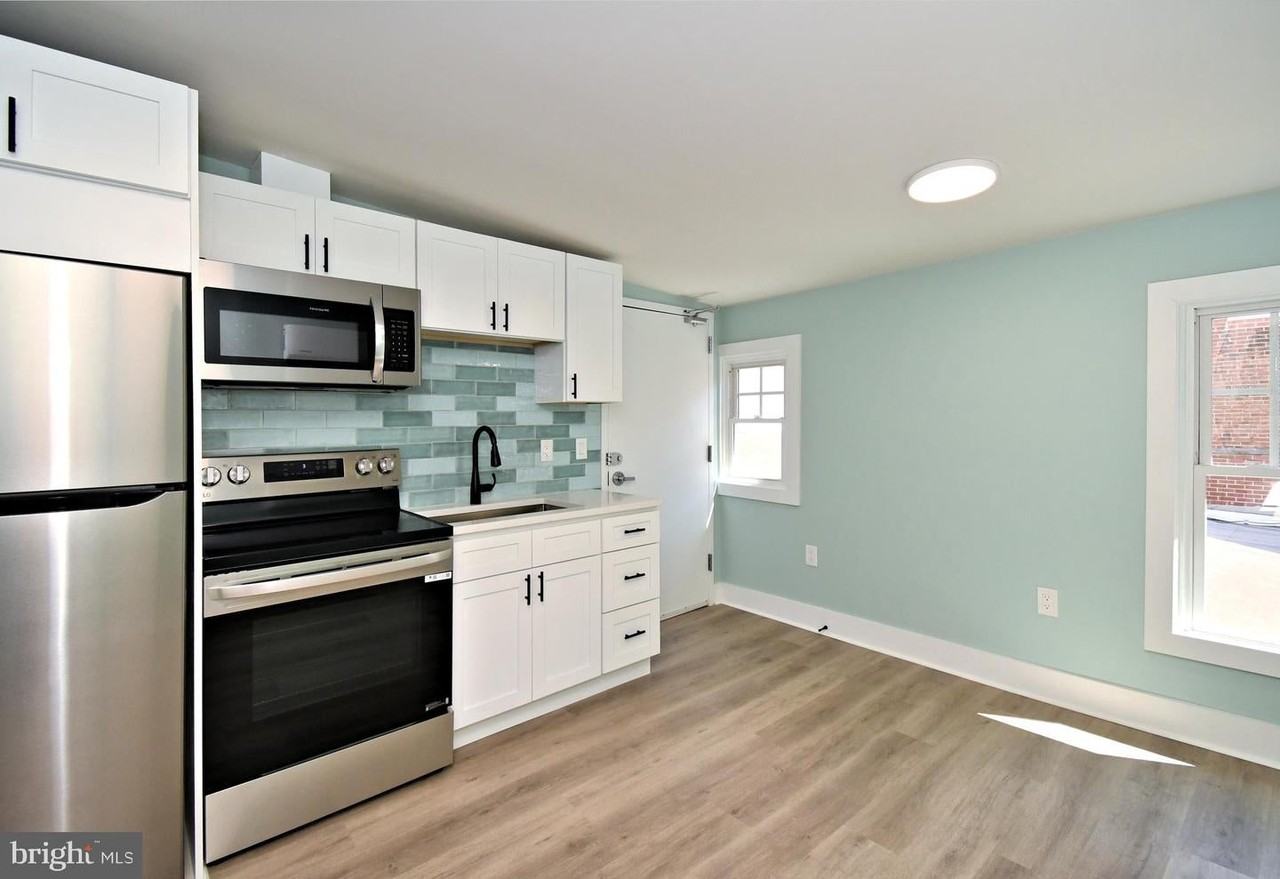 20 S Hanover St - Photo 6 of 17
