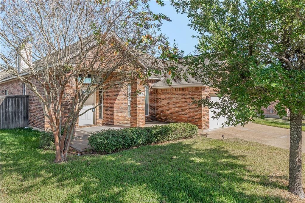 4009 Reatta Ln - Photo 2 of 21