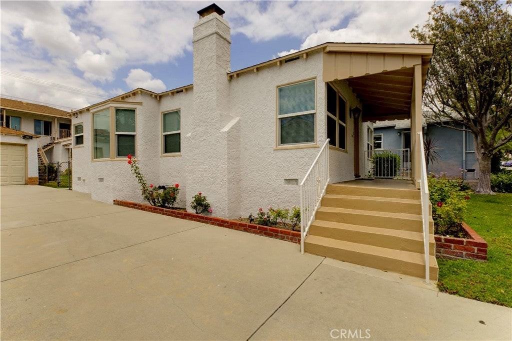 559 E Providencia Ave - Photo 3 of 28