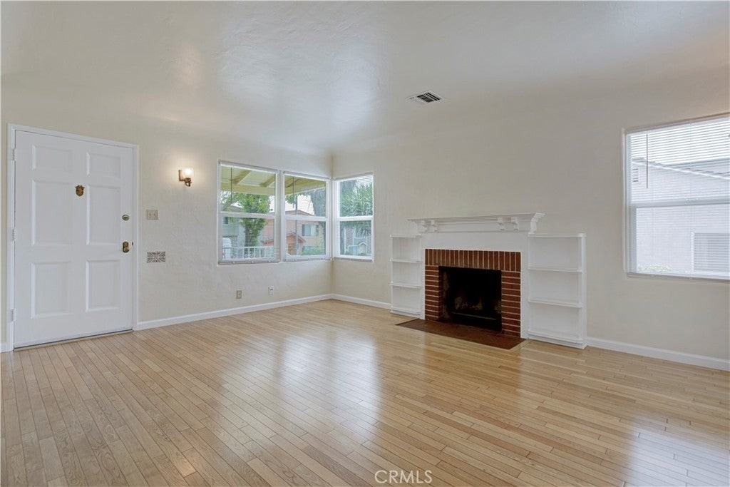 559 E Providencia Ave - Photo 7 of 28