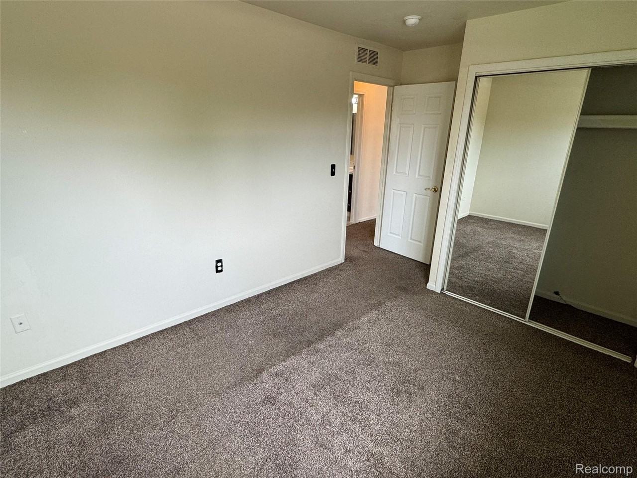34673 Clarkson Dr E - Photo 5 of 8