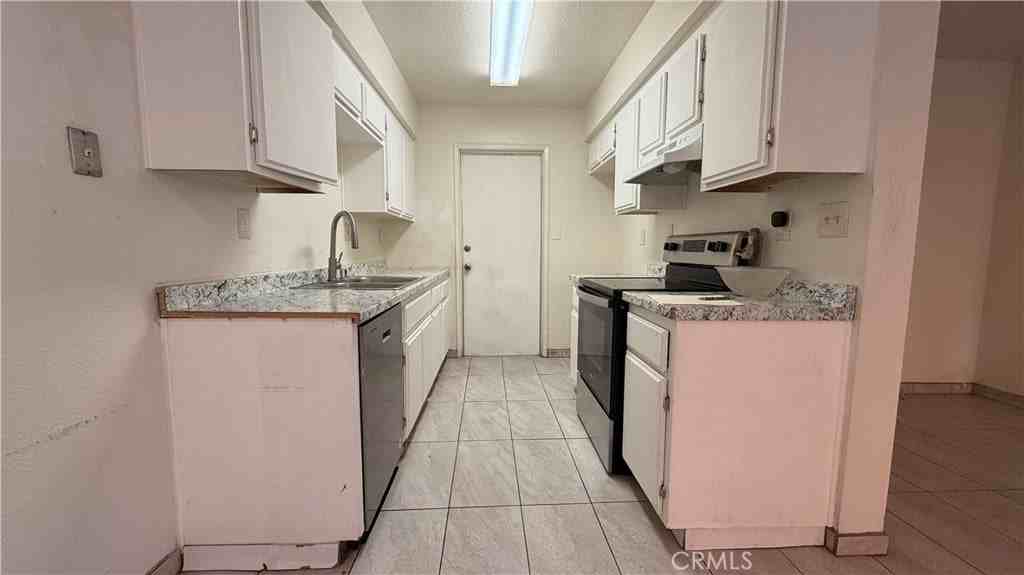 3217 Fortier St - Photo 4 of 20