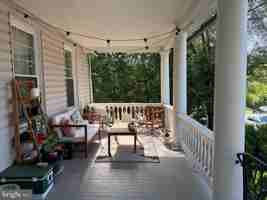 featured image of 422 W Clifford St ##1