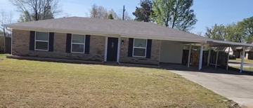 featured image of 211 Ellen Dr