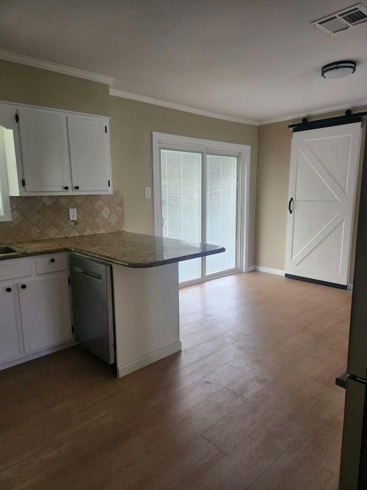 211 Ellen Dr - Photo 5 of 14