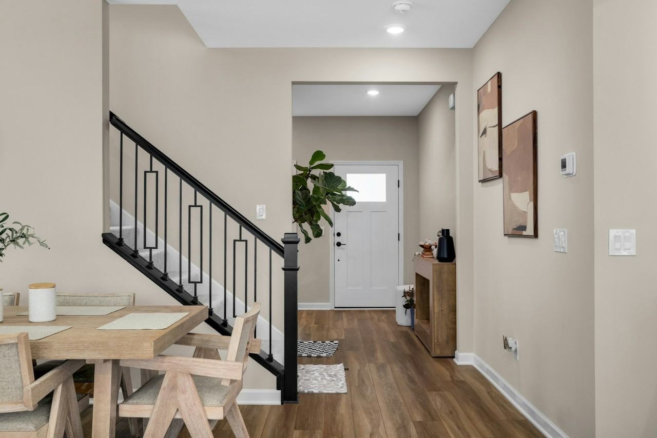 1516 149th Street West - Photo 3 of 38
