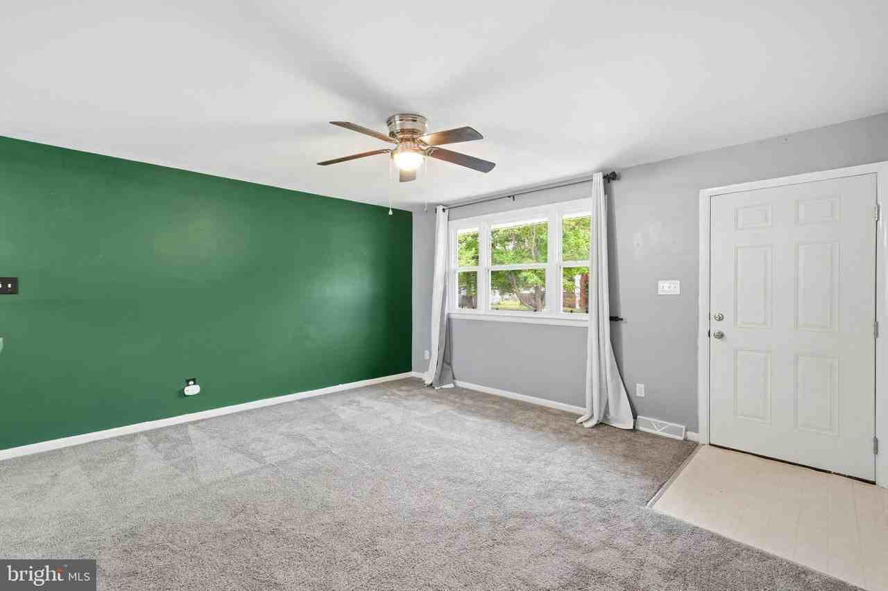 6743 Amherst Rd - Photo 3 of 45